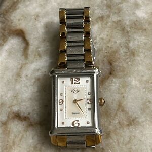 Ladies pre owned gv2 watch. Silver and rose two tone.